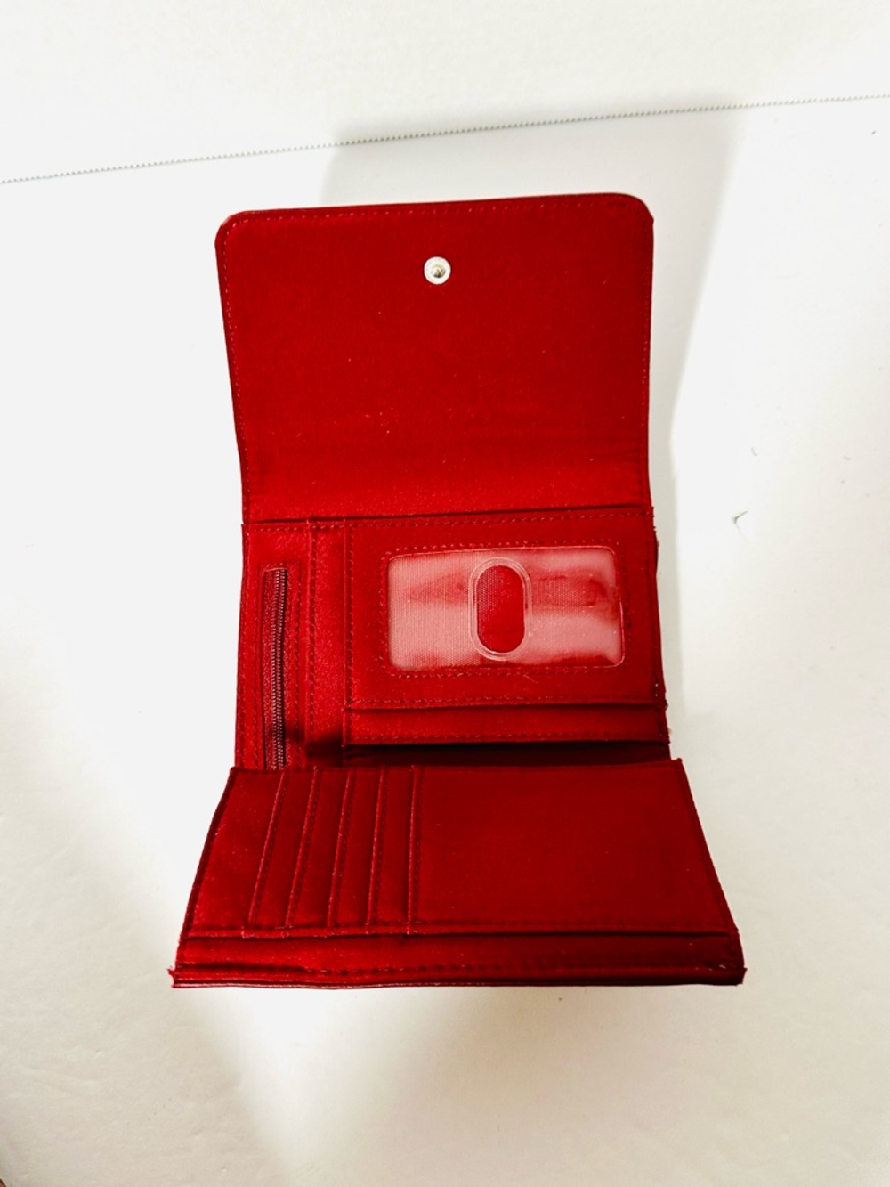 Nine West Burgundy Leather Trifold Wallet 5” x 4” x 1” VGC - Picture 2 of 5